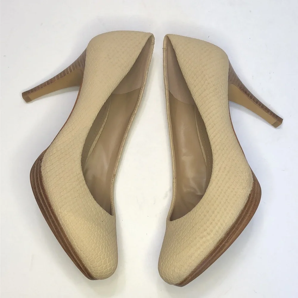 Vince Camuto Cream Zella Textured Almond Toe Platforrm Leather Heels size 9.5M